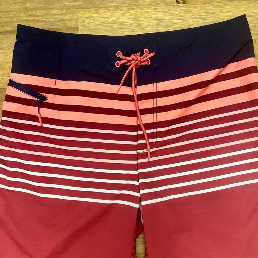 Vineyard Vines Men’s Surflodge Windward Board Shorts Striped Size 34 Side Zipper - Picture 2 of 9